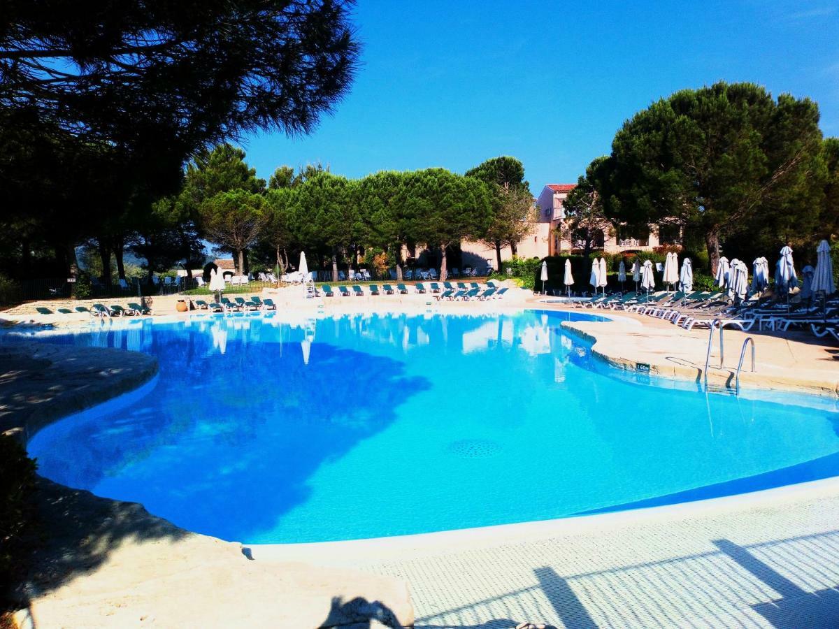 Charmant T2 Climatise Avec Belle Vue , Golf De Pont-Royal Mallemort Bagian luar foto