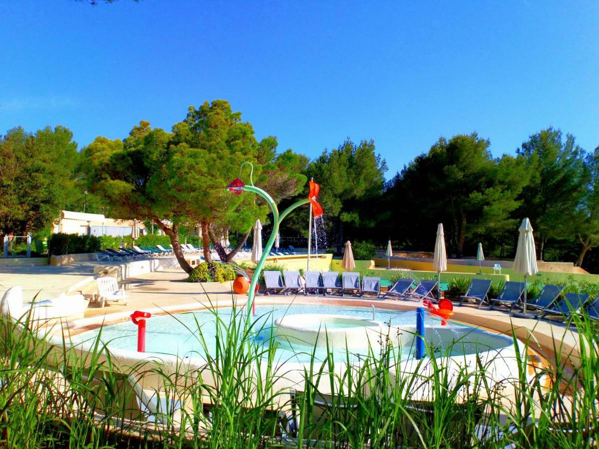 Charmant T2 Climatise Avec Belle Vue , Golf De Pont-Royal Mallemort Bagian luar foto
