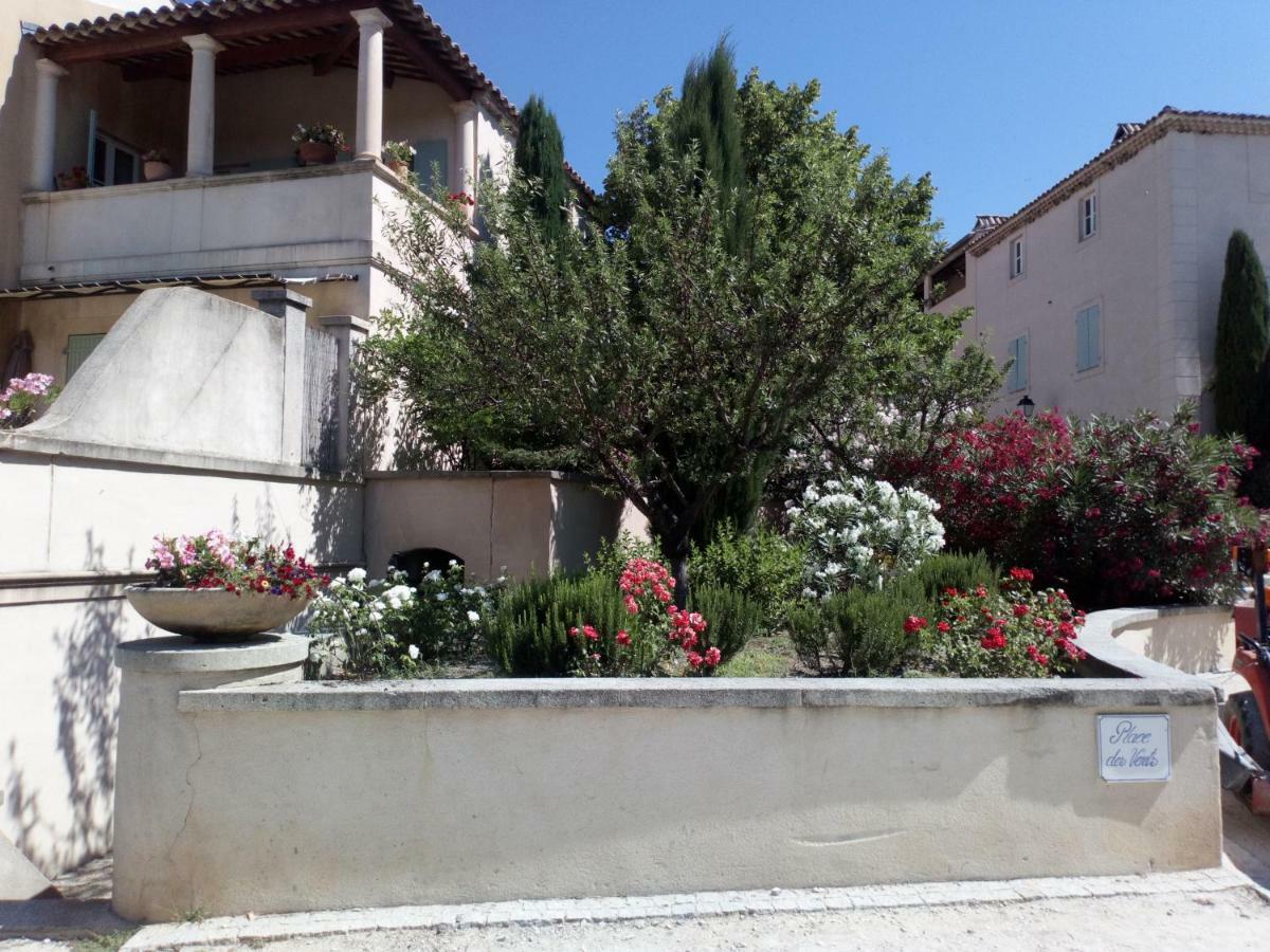 Charmant T2 Climatise Avec Belle Vue , Golf De Pont-Royal Mallemort Bagian luar foto