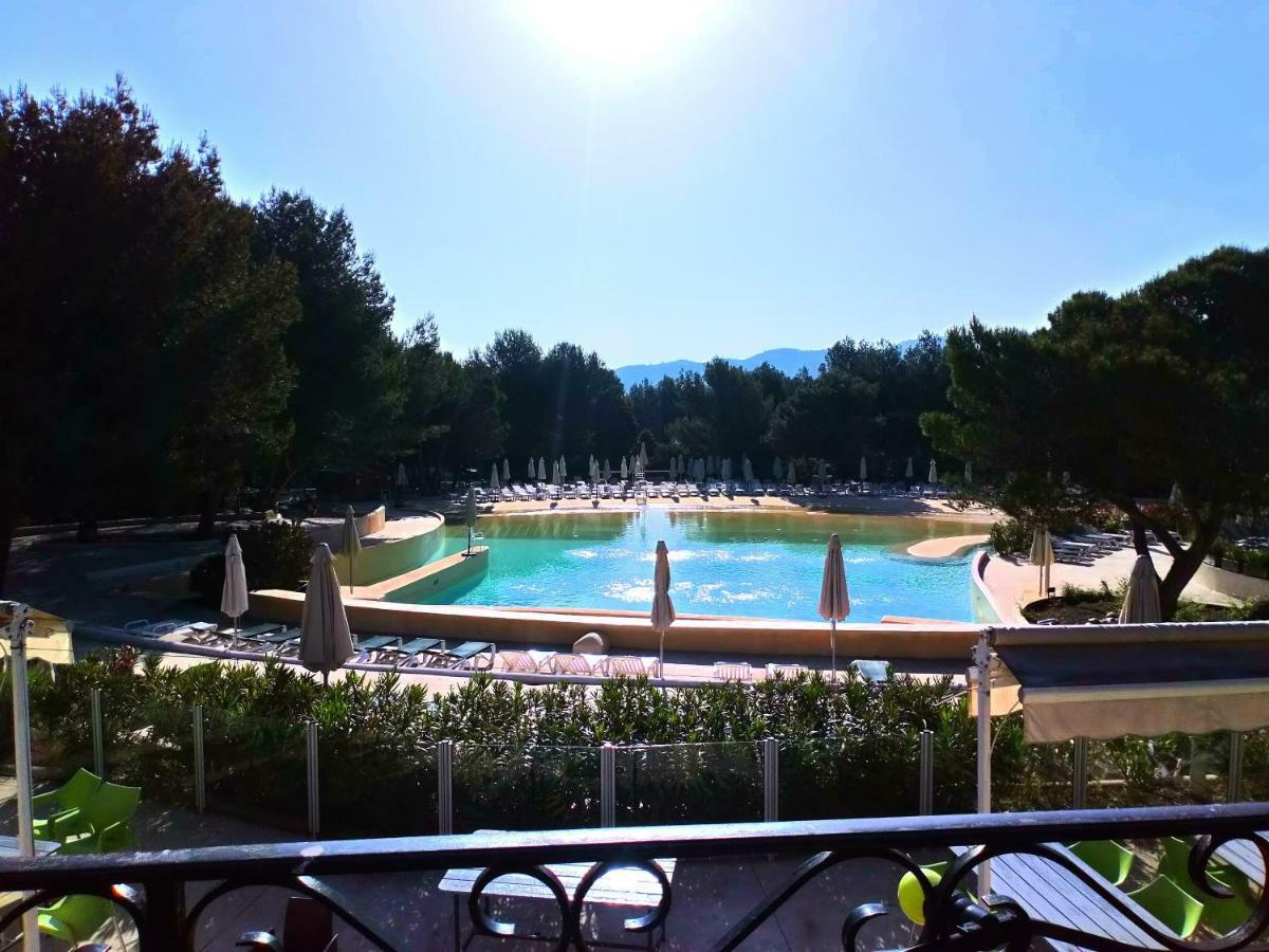 Charmant T2 Climatise Avec Belle Vue , Golf De Pont-Royal Mallemort Bagian luar foto