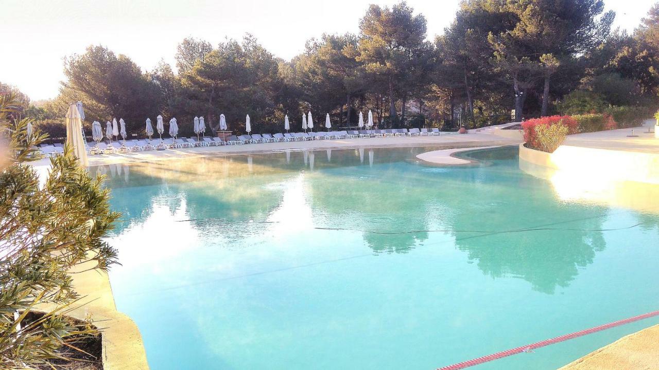 Charmant T2 Climatise Avec Belle Vue , Golf De Pont-Royal Mallemort Bagian luar foto
