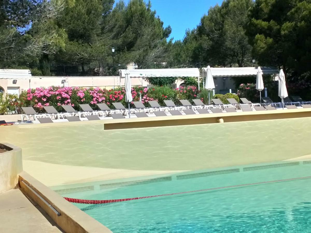 Charmant T2 Climatise Avec Belle Vue , Golf De Pont-Royal Mallemort Bagian luar foto