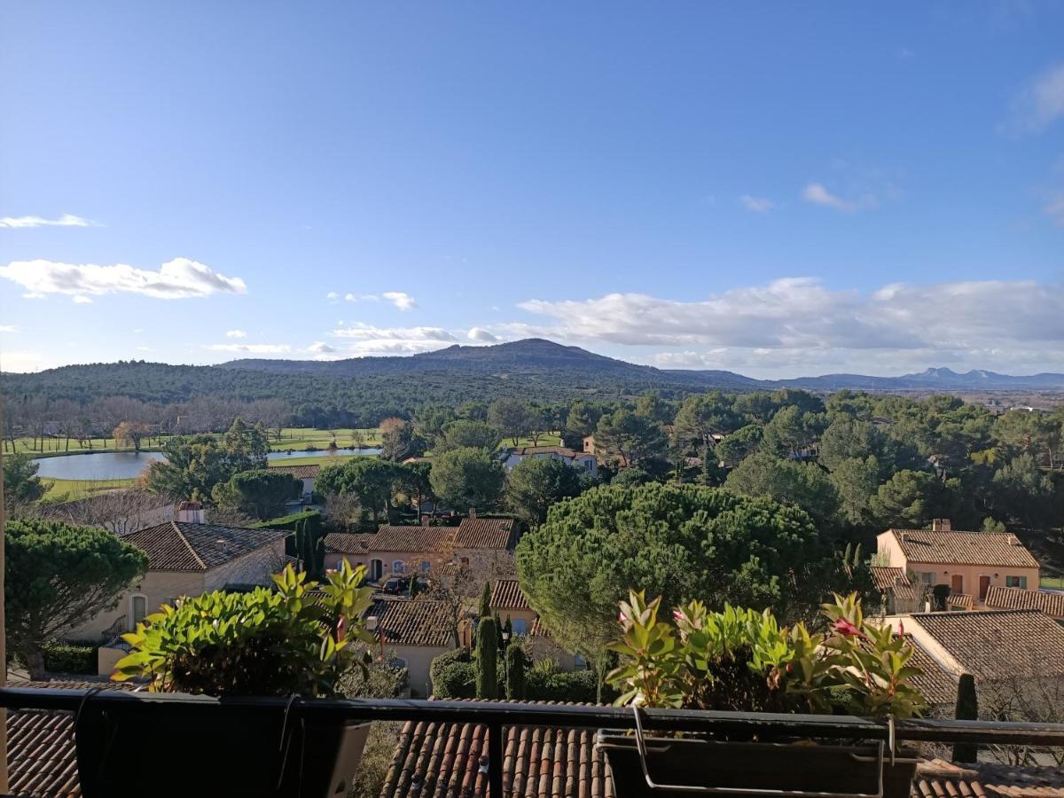Charmant T2 Climatise Avec Belle Vue , Golf De Pont-Royal Mallemort Bagian luar foto